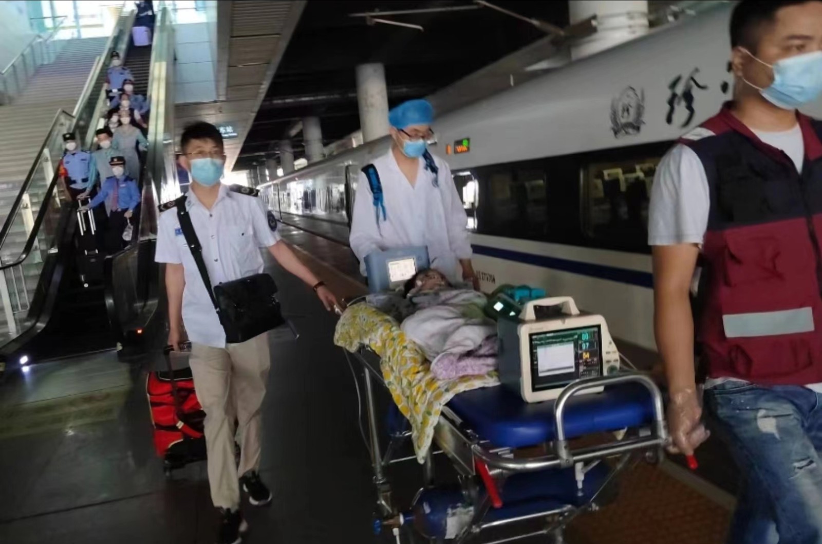 乌兰浩特市高铁转运公司